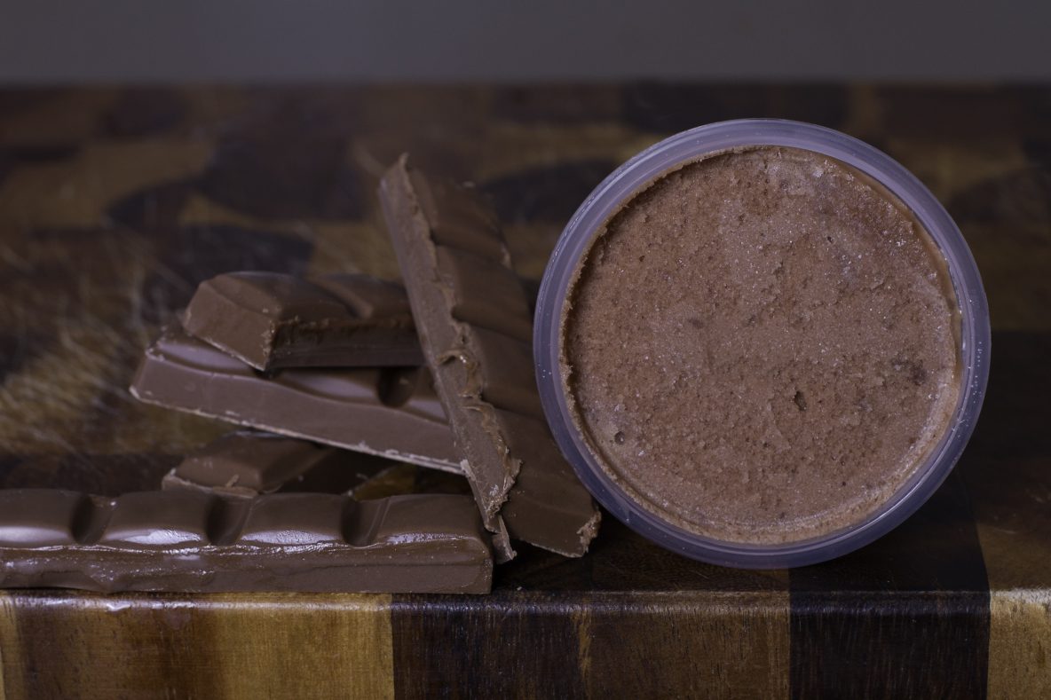 Naughty Little Kids chocolate flavoured gelato (without lighting) - 3000 × 2000